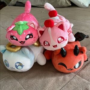 Lot of four Aphmau plush cats